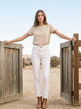Levi's High-Rise Straight Jeans in White 531 | size 28
